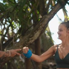 Výhra brunchu pre celý kmeň sa zmenila na niečo celkom iné. Lovci sa napokon kvôli odmene pohádali.