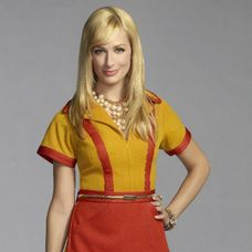 2 baby na mizine - Caroline (Beth Behrs)