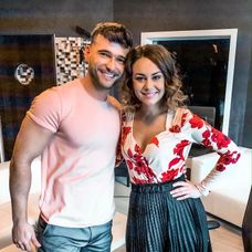 Sisa v živom vysielaní v rádiu.