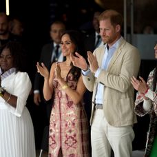 Princ Harry a Meghan prišli do Kolumbie na turné