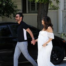 Eva Longoria čaká chlapčeka. 