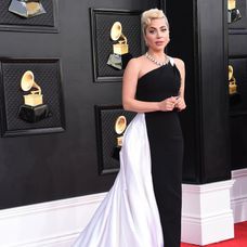 Lady Gaga na 64. ročníku udeľovania hudobných cien Grammy v Las Vegas