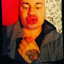 Takto vyzeral Cyril pred kozmetickými úpravami.