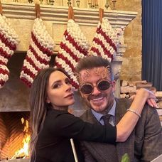 Beckhamovci vo svojom sídle.