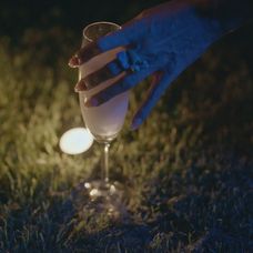 Nikol skončila na dne