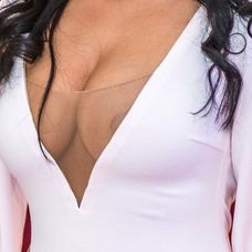 Pikantný Bratislavský bál. Nádhernej Silvii Šarköziovej vykuklo čo nemalo 