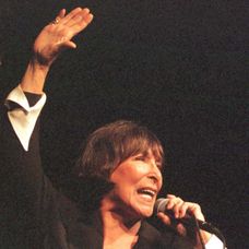 Hana Hegerová vo vypredanom Jambo centre v Košiciach (12. novembra 1999)