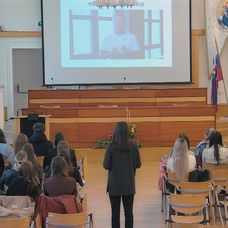 Maroš prišiel Vanesu pozvať do Extrémnych premien priamo do školy.