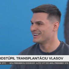 Martin Koči rozprával v Teleráne o transplantácii vlasov.