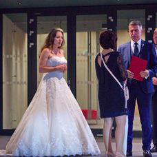 Roky svadbu odkladala, teraz je z nej pani. Katarína Hasprová v svadobných šatách