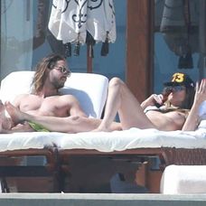 Nahá Heidi Klum s novým zajačikom. Toto si mali nechať do spálne