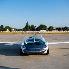 Lietajúce auto Aircar po prvý raz absolvovalo let medzi dvoma medzinárodnými letiskami