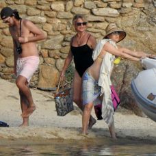 Kate Hudson oddychuje na gréckom ostrove.