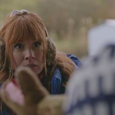 Roman si založil novú rodinu a Nikol nikdy nevyhľadal.