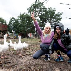 Eva a Monika pred duelom