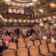 Slávnostná premiéra Kráľa Šumavy sa konala v pražskej Lucerne.