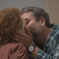 Akoby sa ešte len spoznali.