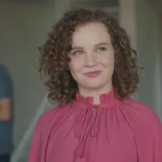 Filip (Juraj Kočí) prichýli Lindu (Dorota Hrnčiarová) vo svojom dome.
