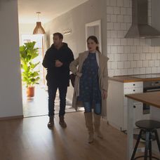 Grétu vydesí prázdny dom.