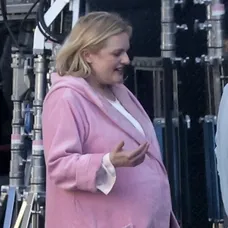 Elisabeth Moss je tehotná