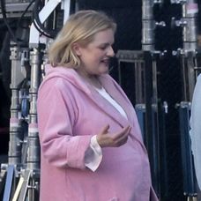 Elisabeth Moss je tehotná