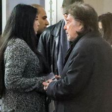 Al Pacino (83) má syna s o 53 rokov mladšou Noor Alfallah.