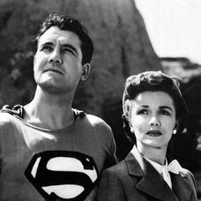 Zomrela Phyllis Coates