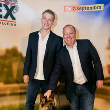 Juraj Bača s generálnym riaditeľom Markízy Matthiasom Settelem a Rexom
