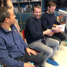 Po besede dostal každý pacient knihu Oteckovia s venovaním.