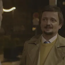Andrej sa pred nemocnicou poháda s Erikom.