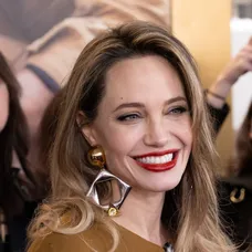 Angelina Jolie s dcérou Vivienne na premiére