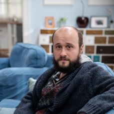 Dano Fischer ako bezdomovec Duško