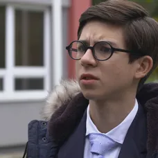 Fifo má hrať svojho 19-ročného brata.