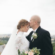 Čerství mladomanželia.