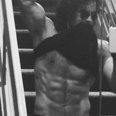 Mario Cimarro - svaly (foto: Instagram)