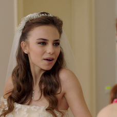 Dve tváre Istanbulu - Ceren v svadobných šatách