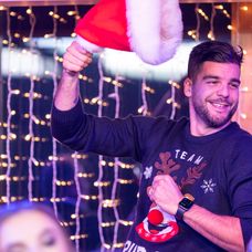 Moderátori a štáb Telerána pripravili vianočnú pesničku