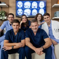 Filip Šebesta, Karol Tóth, Sarah Arató, Ján Koleník, Dorota Hrnčiarová a Juraj Kočí v seriáli Druhá šanca