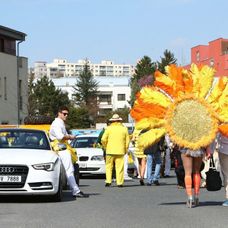 S Danom Nekonečným sa prišli rozlúčiť desiatky fanúšikov, priateľov a blízkych.  
