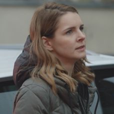 Polícia začne vyšetrovať Andrejovu vraždu. Podozrivou je aj Laura.