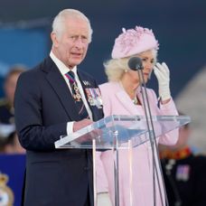 Kráľovská rodina si pripomenula 80. výročie vylodenia v Normandii z júna 1944