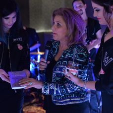 Sestry Buckingham, krst