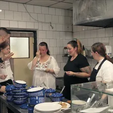 Na nože - Veľký večer v reštaurácii U mamy