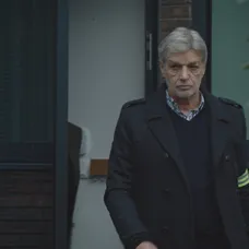 Polícia začne vyšetrovať Andrejovu vraždu. Podozrivou je aj Laura.