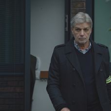 Polícia začne vyšetrovať Andrejovu vraždu. Podozrivou je aj Laura.