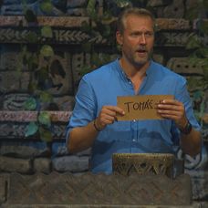 Na poslednej kmeňovej rade dostal najviac hlasov Tomáš a v dueli mu na Mikýřa nestačili sily.