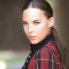 Belinda ako Valentina v Rebeloch na strednej