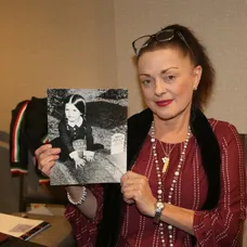 Lisa Loring