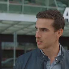 Martin (Adam Bardy)
