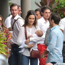 Prvé foto: Pippa Middleton ukázala rozkošného synčeka Arthura